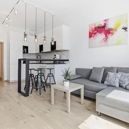 Ag Premiere - Modern With Balcony Near Center