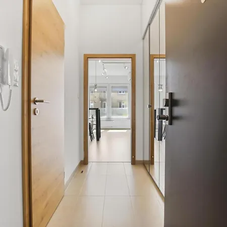 شقة Ag Premiere - Modern With Balcony Near Center *