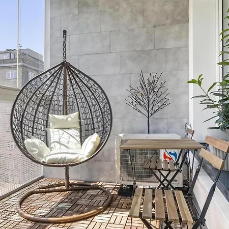 Ag Premiere - Modern With Balcony Near Center